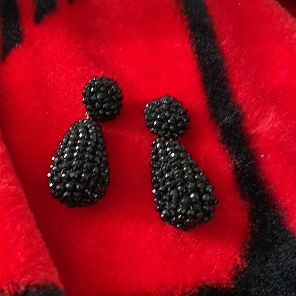 Stunning Pieced Earrings For Formal Dinner - Picture 2 of 5